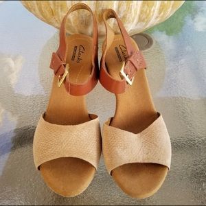Clark’s Beige Cork Wedge Sandal Size 7.5